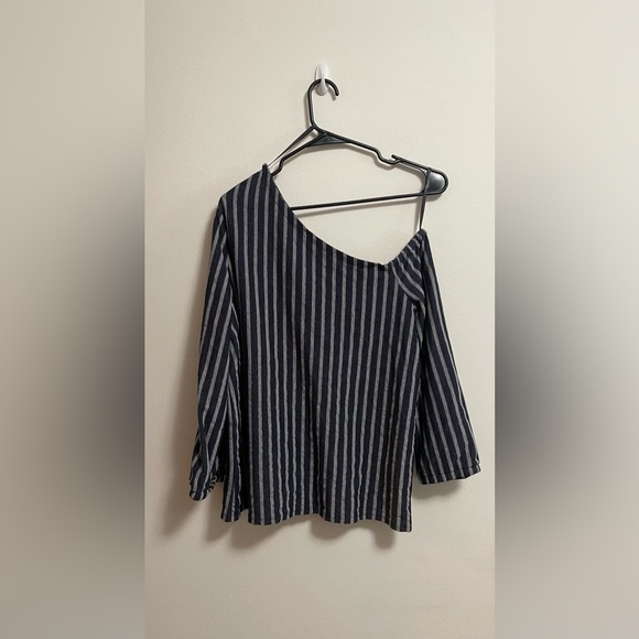 Banana Republic Tops - Banana Republic - Black and White Stripe A-Symmetrical Off the Shoulder - Medium